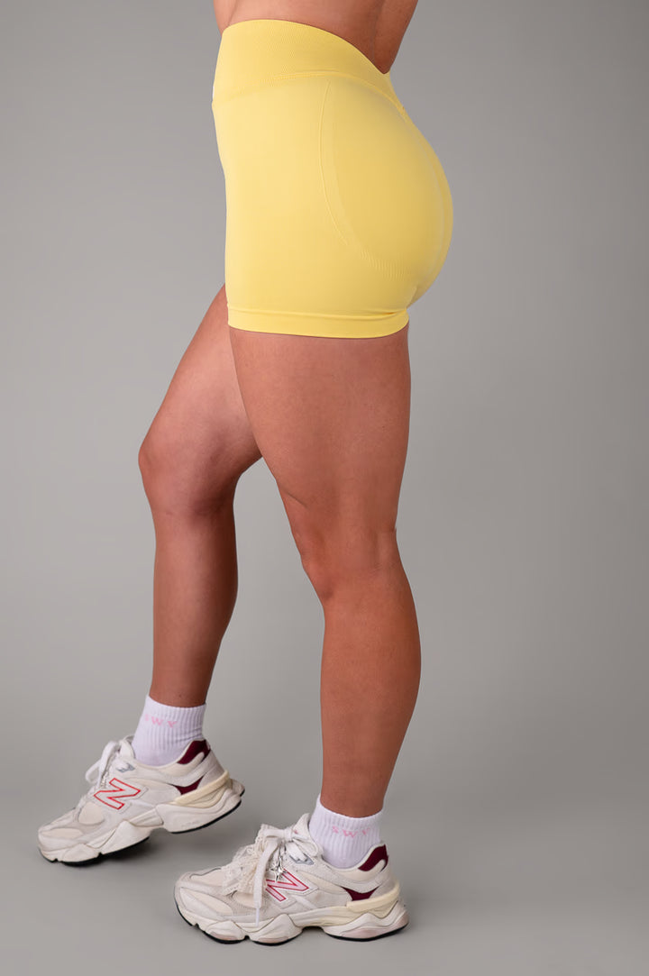 Šortky Bum, žlté