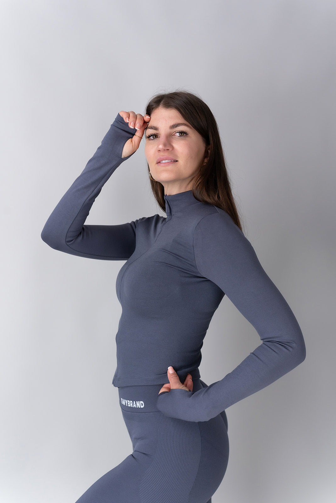 Swy Brand Statement Long Slevee v navy barvi, pogled od strani 
