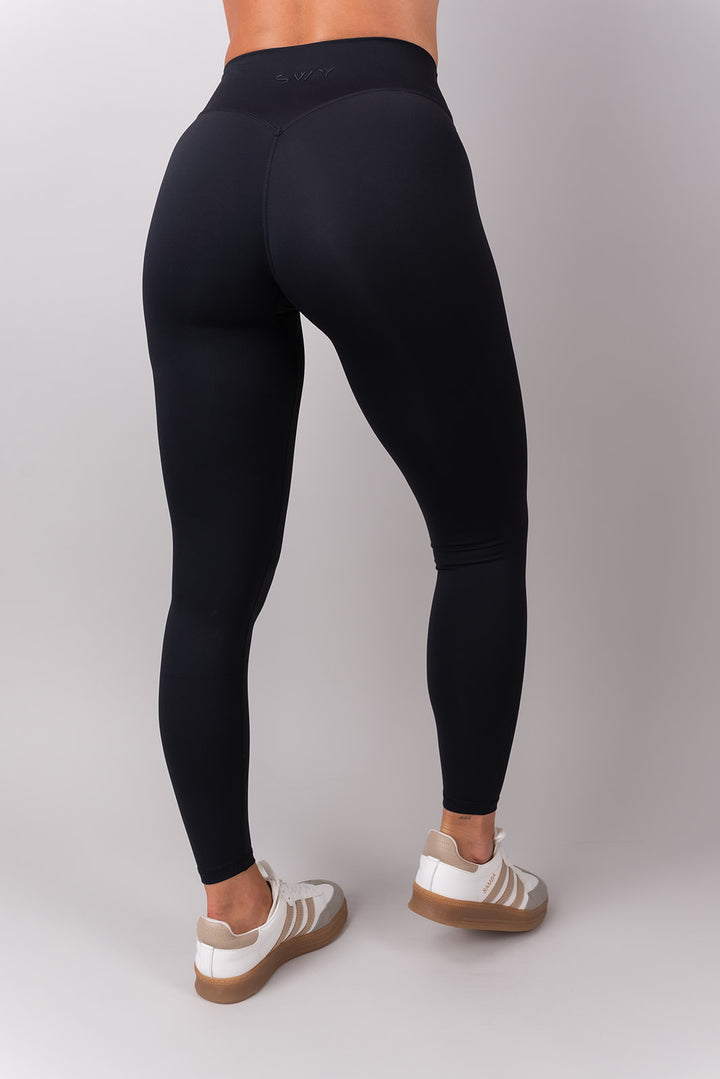 Sleek Classic Tajice