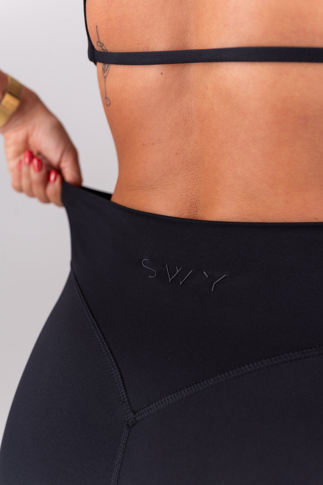 Sleek Classic Tajice