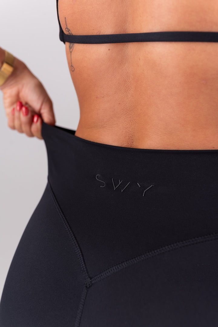Sleek Classic Tajice